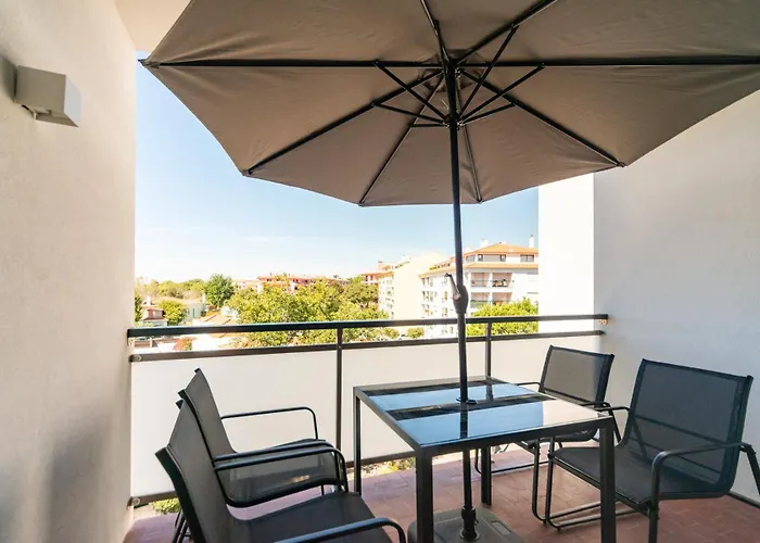 Modern 2 Bedroom With Balcony In