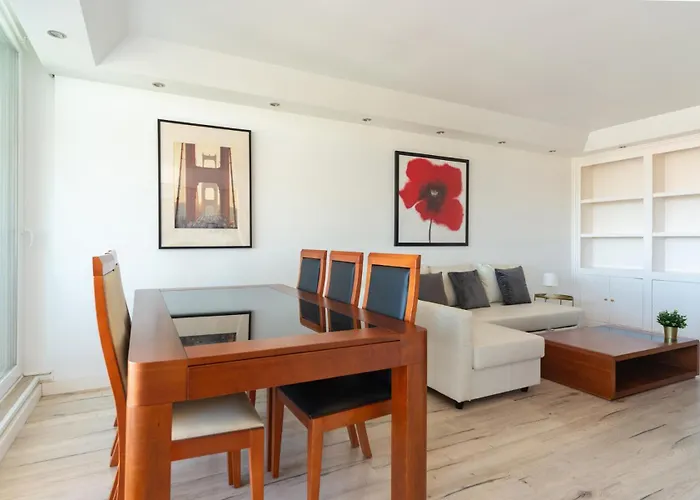 Modern 2 Bedroom With Balcony In Apartament Віавіа