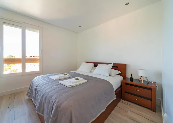 Apartament Modern 2 Bedroom With Balcony In