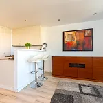 Modern 2 Bedroom With Balcony In *