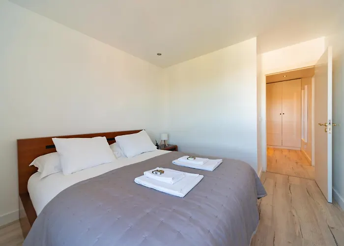 Daire Modern 2 Bedroom With Balcony In Cascais