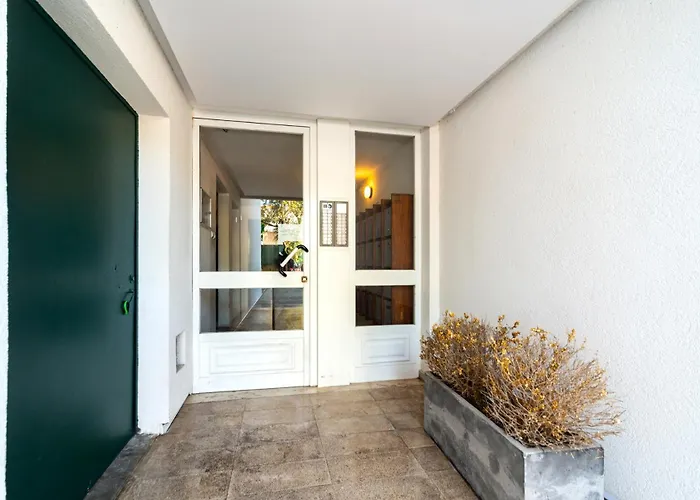 Modern 2 Bedroom With Balcony In *