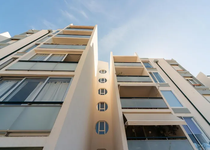 Daire Modern 2 Bedroom With Balcony In *