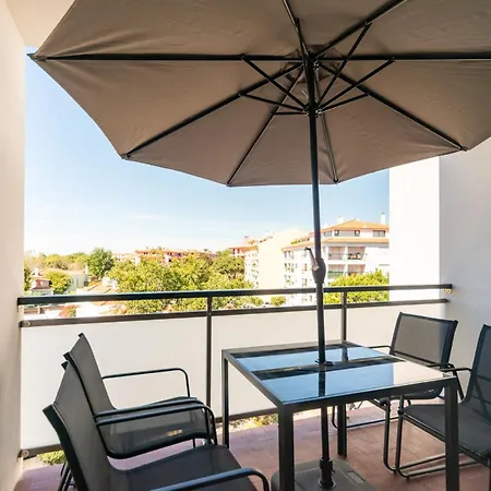 Modern 2 Bedroom With Balcony In