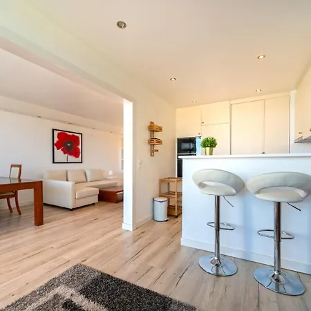 아파트 Modern 2 Bedroom With Balcony In 카스카이스